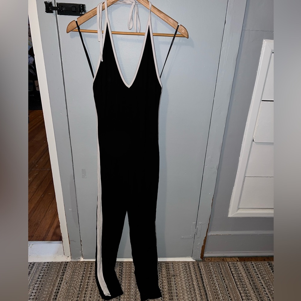 Forever 21 Lightweight Spaquetti halter Strap jumpsuit Medium
